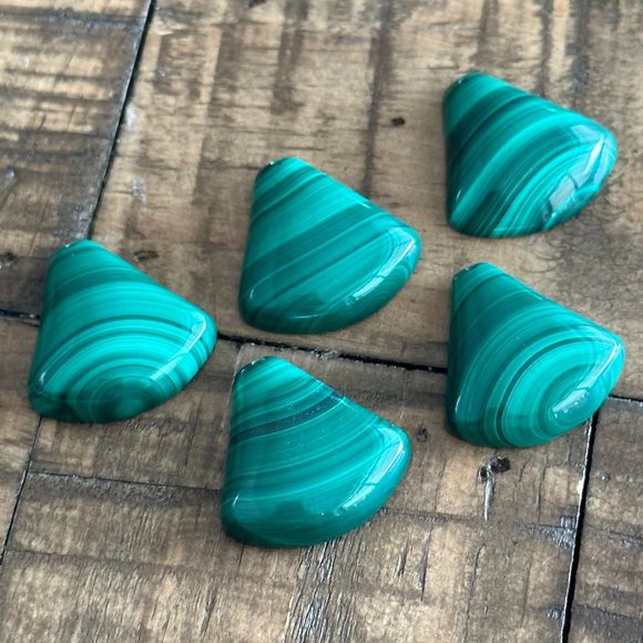 Natural Malachite Fan Shaped Pendants - Perfect for jewelry making or wire wrapp - Picture 1 of 8